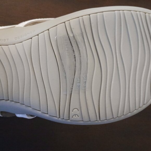 Vionic Bow Thong Sandals - Bella Anniversary - Picture 3 of 9